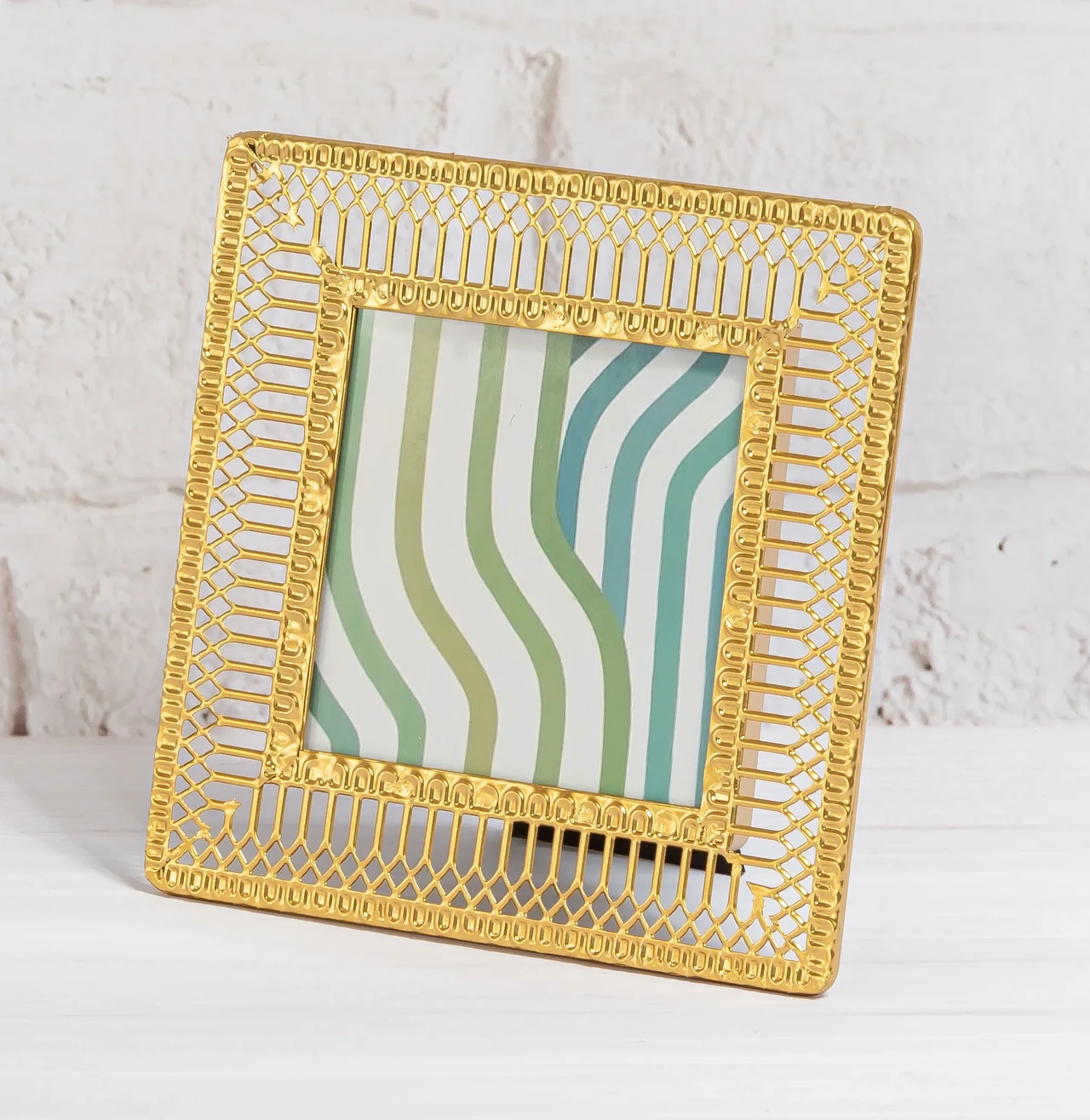 Wall shelf